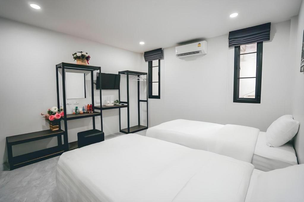 Sky'S House — Photos 2